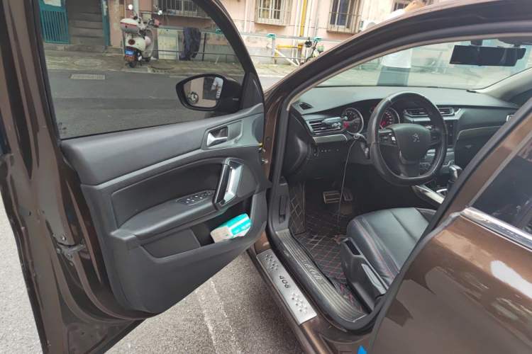 Used Peugeot 408 2014 1.8L Automatic Luxury Edition Driver Seat