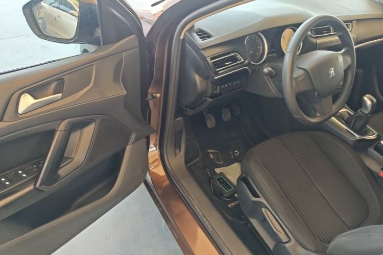 Used Peugeot 408 2014 1.8L Manual Leading Edition Driver Seat