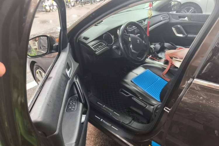 Used Peugeot 408 2014 1.8L Automatic Luxury Edition Driver Seat