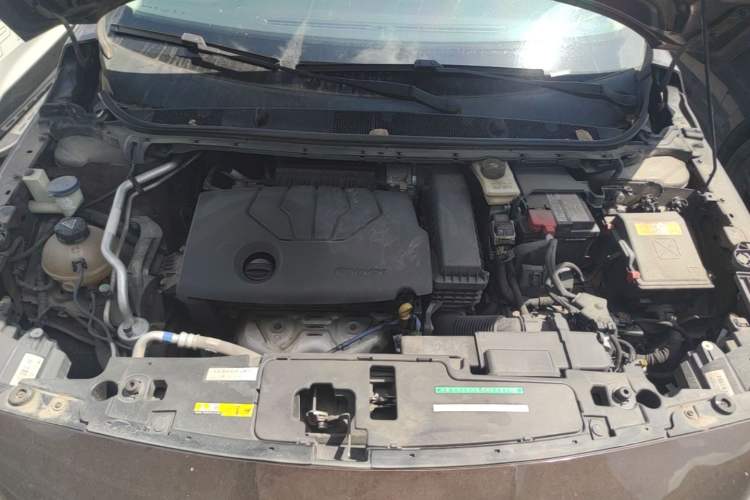 Used Peugeot 408 2014 1.8L Automatic Luxury Edition Engine Bay