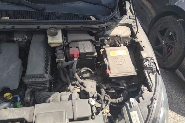 Used Peugeot 408 2014 1.8L Automatic Luxury Edition Engine Bay Left