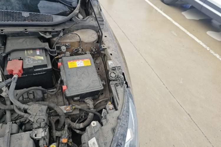Used Peugeot 408 2014 1.8L Automatic Luxury Edition Engine Bay Left