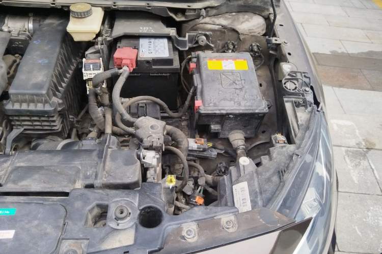 Used Peugeot 408 2014 1.8L Automatic Luxury Edition Engine Bay Left
