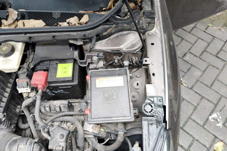 Used Peugeot 408 2014 1.8L Automatic Luxury Edition Engine Bay Left