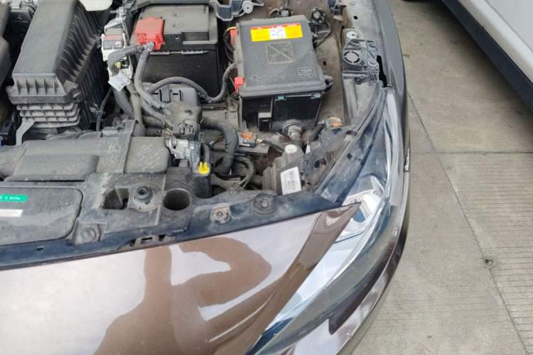 Used Peugeot 408 2014 1.8L Automatic Luxury Edition Engine Bay Left