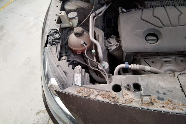 Used Peugeot 408 2014 1.8L Automatic Luxury Edition Engine Bay Right