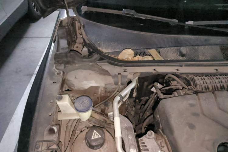 Used Peugeot 408 2014 1.8L Automatic Luxury Edition Engine Bay Right