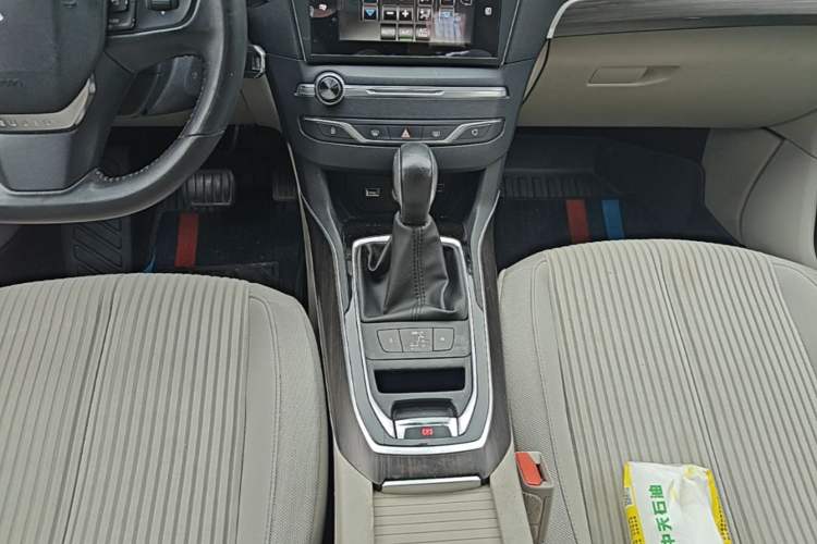 Used Peugeot 408 2014 1.8L Automatic Luxury Edition Gear Lever