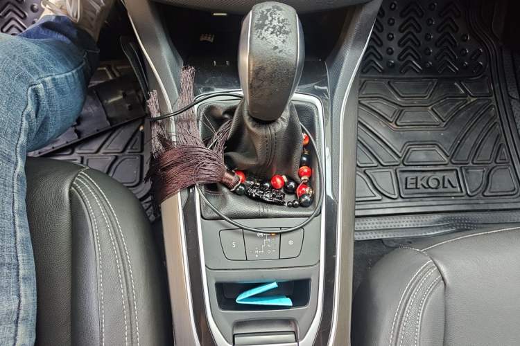 Used Peugeot 408 2014 1.8L Automatic Luxury Edition Gear Lever