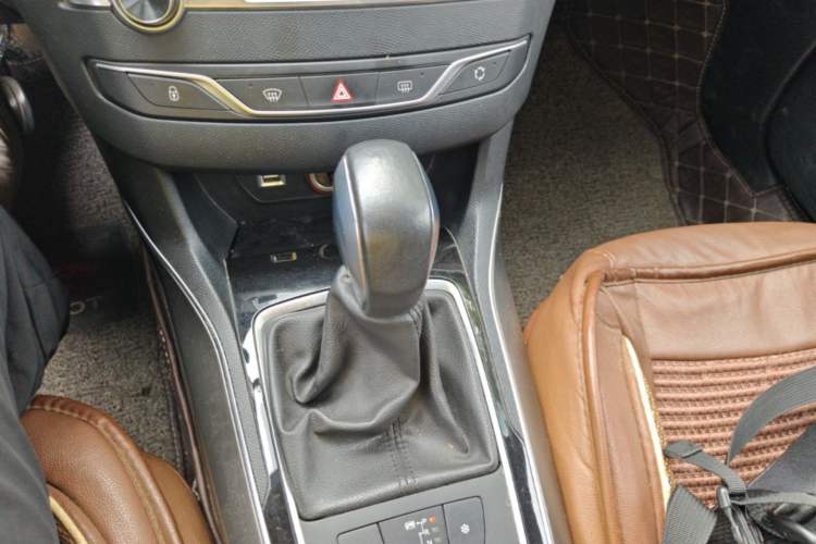 Used Peugeot 408 2014 1.8L Automatic Luxury Edition Gear Lever