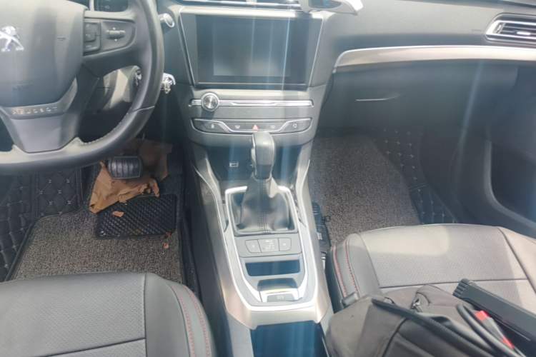 Used Peugeot 408 2014 1.8L Automatic Luxury Edition Gear Lever