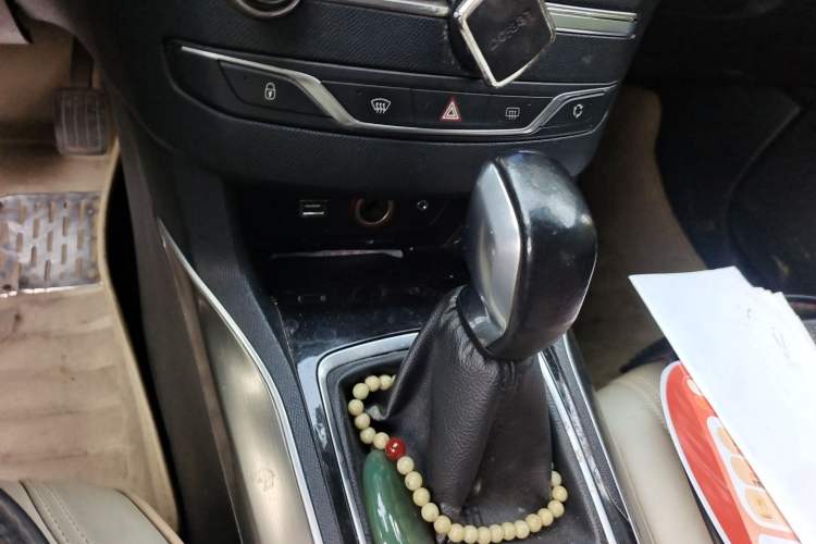 Used Peugeot 408 2014 1.8L Automatic Luxury Edition Gear Lever
