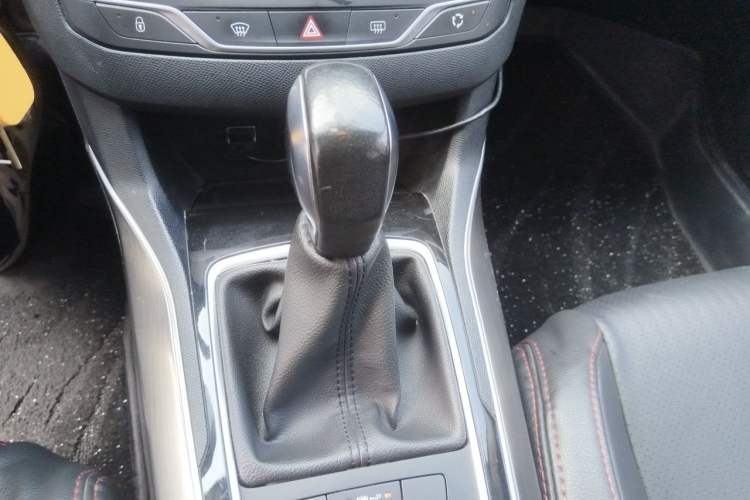 Used Peugeot 408 2014 1.8L Automatic Luxury Edition Gear Lever