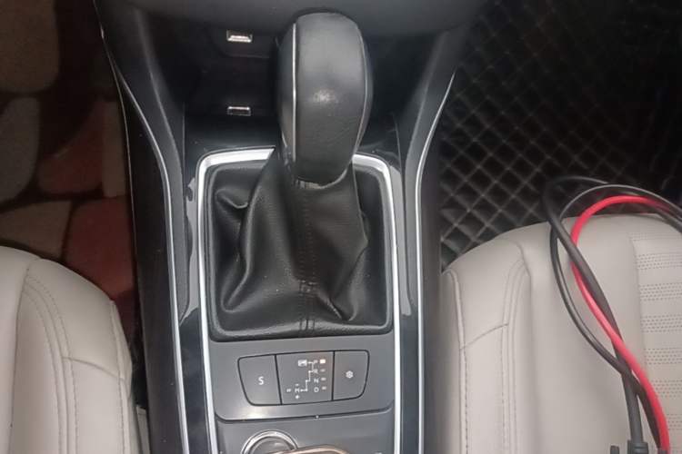 Used Peugeot 408 2014 1.6T Automatic Prestige Edition Gear Lever