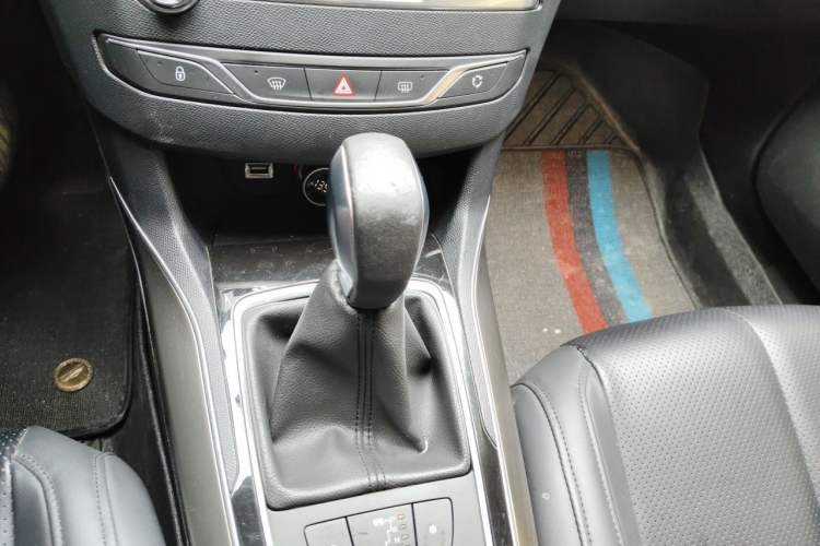 Used Peugeot 408 2014 1.8L Automatic Luxury Edition Gear Lever