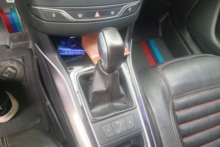 Used Peugeot 408 2014 1.8L Automatic Luxury Edition Gear Lever