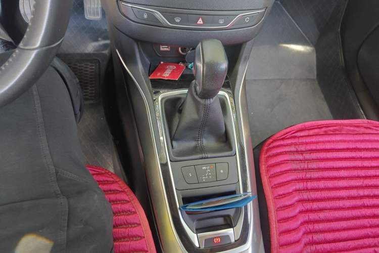 Used Peugeot 408 2014 1.8L Automatic Luxury Edition Gear Lever