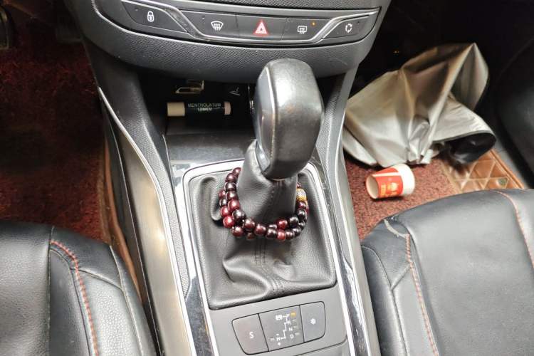 Used Peugeot 408 2014 1.8L Automatic Luxury Edition Gear Lever