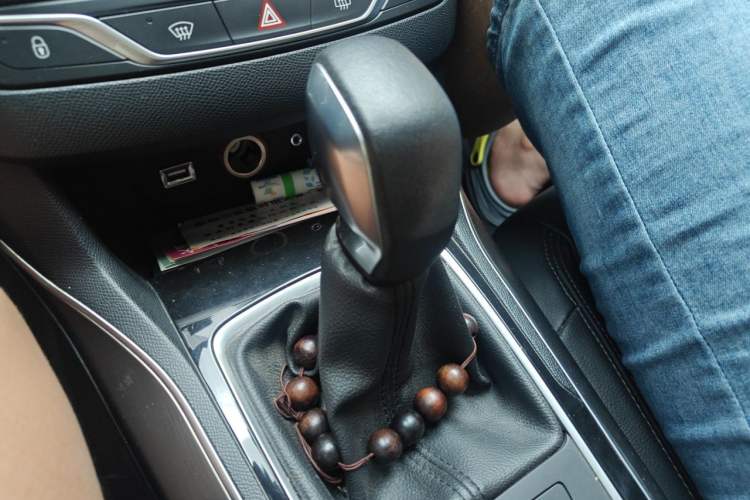 Used Peugeot 408 2014 1.6T Automatic Prestige Edition Gear Lever