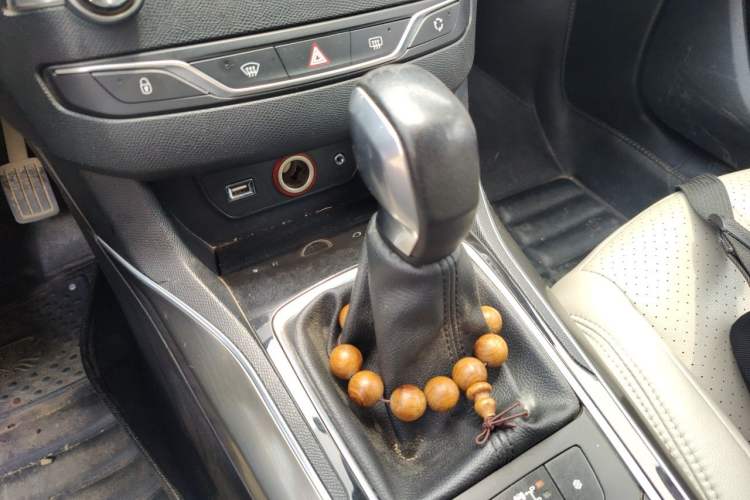 Used Peugeot 408 2014 1.8L Automatic Luxury Edition Gear Lever