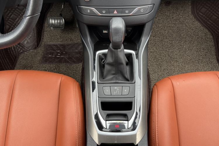 Used Peugeot 408 2014 1.8L Automatic Luxury Edition Gear Lever