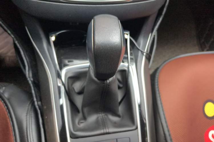 Used Peugeot 408 2014 1.8L Automatic Luxury Edition Gear Lever
