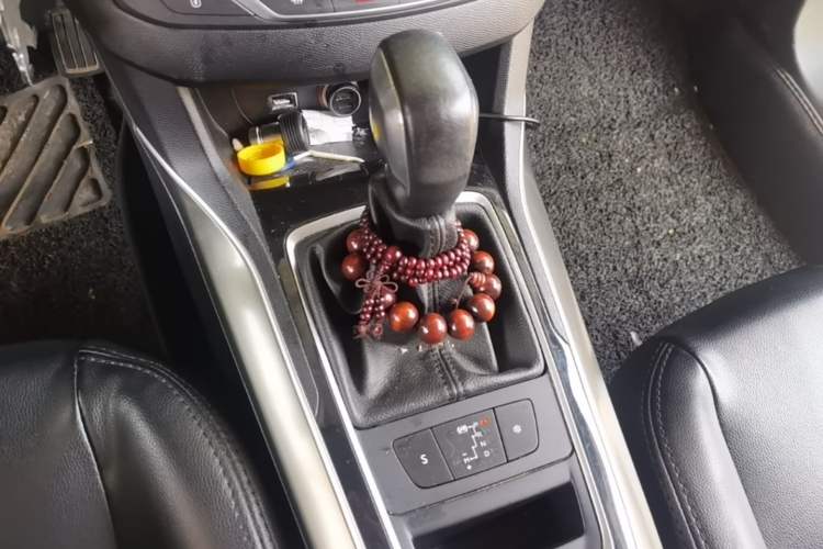 Used Peugeot 408 2014 1.8L Automatic Luxury Edition Gear Lever