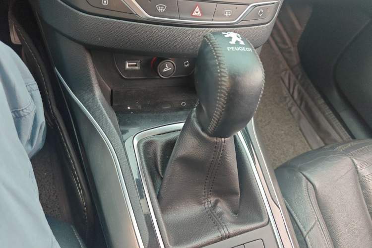 Used Peugeot 408 2014 1.6T Automatic Prestige Edition Gear Lever