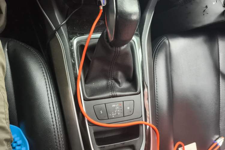 Used Peugeot 408 2014 1.8L Automatic Luxury Edition Gear Lever