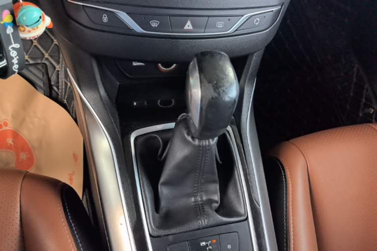 Used Peugeot 408 2014 1.8L Automatic Luxury Edition Gear Lever