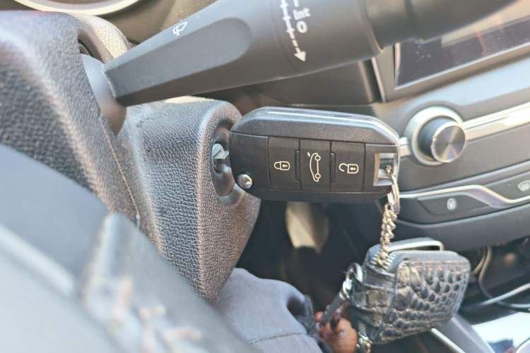 Used Peugeot 408 2014 1.8L Automatic Luxury Edition Interior 1