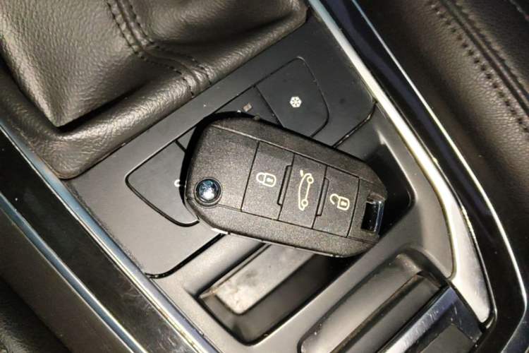 Used Peugeot 408 2014 1.8L Automatic Luxury Edition Interior 1