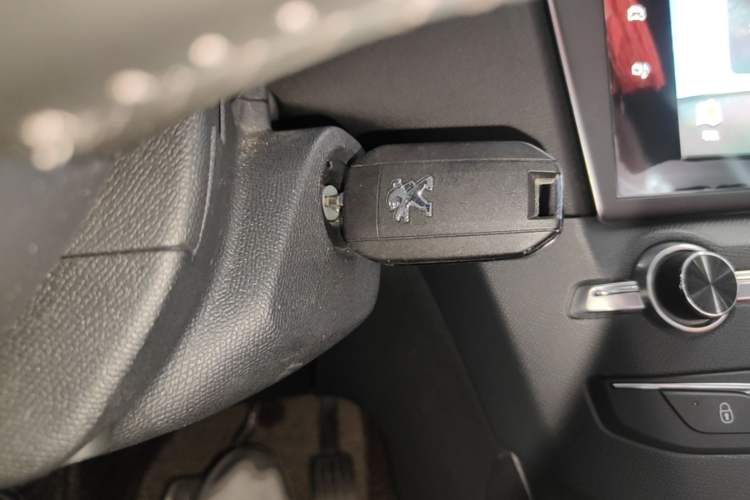 Used Peugeot 408 2014 1.8L Automatic Luxury Edition Interior 1