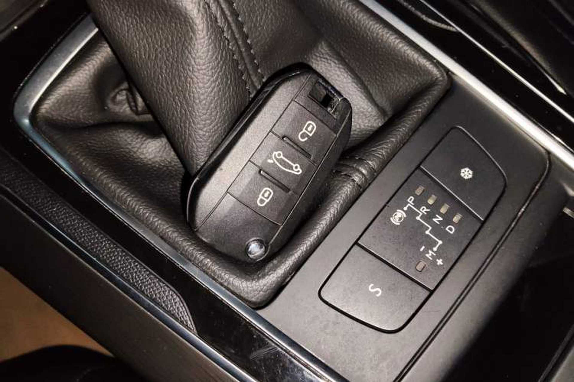 Used Peugeot 408 2014 1.8L Automatic Luxury Edition Interior 1