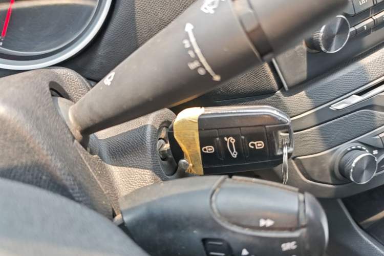 Used Peugeot 408 2014 1.8L Manual Leading Edition Interior 1