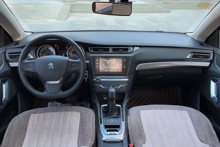 Used Peugeot 408 2014 1.8L Automatic Luxury Edition Interior 2