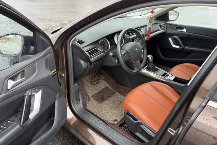 Used Peugeot 408 2014 1.8L Automatic Luxury Edition Interior 3