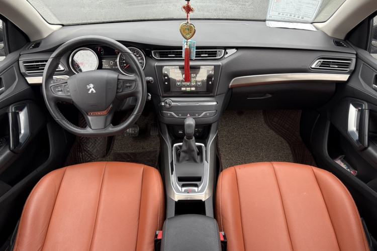 Used Peugeot 408 2014 1.8L Automatic Luxury Edition Interior 4
