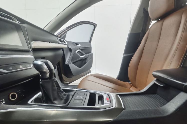 Used Peugeot 408 2014 1.8L Automatic Luxury Edition Interior 4