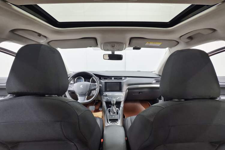 Used Peugeot 408 2014 1.8L Automatic Luxury Edition Interior 7