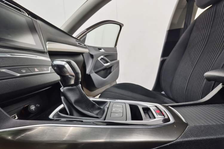 Used Peugeot 408 2014 1.8L Automatic Luxury Edition Interior 9