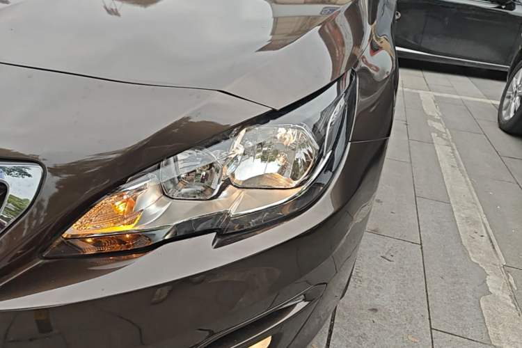 Used Peugeot 408 2014 1.8L Automatic Luxury Edition Left Front Headlight