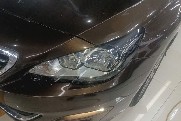 Used Peugeot 408 2014 1.8L Automatic Luxury Edition Left Front Headlight
