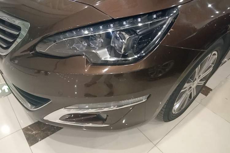 Used Peugeot 408 2014 1.6T Automatic Supreme Edition Left Front Headlight