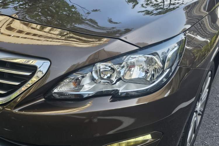Used Peugeot 408 2014 1.8L Automatic Luxury Edition Left Front Headlight