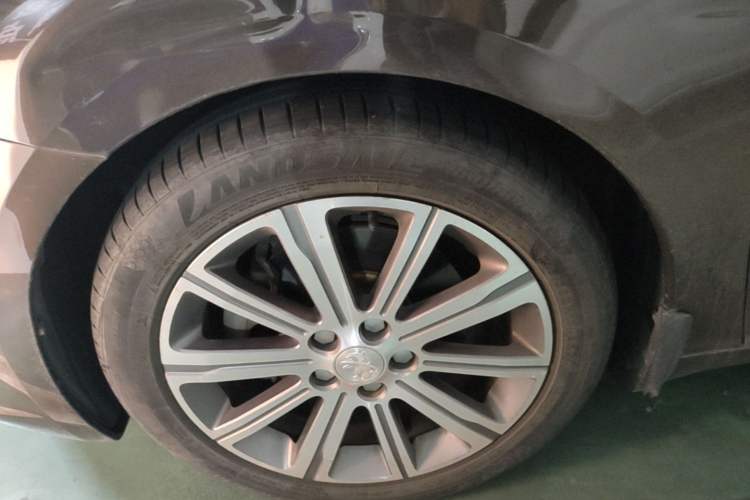 Used Peugeot 408 2014 1.6T Automatic Prestige Edition Left Front Wheel Hub