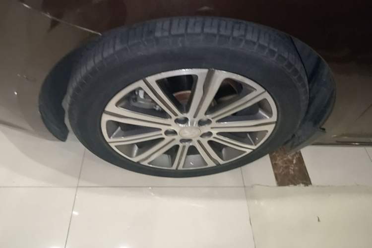 Used Peugeot 408 2014 1.6T Automatic Supreme Edition Left Front Wheel Hub