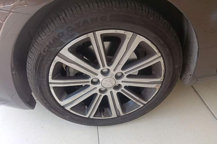 Used Peugeot 408 2014 1.6T Automatic Prestige Edition Left Front Wheel Hub