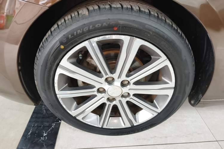 Used Peugeot 408 2014 1.8L Automatic Luxury Edition Left Front Wheel Hub