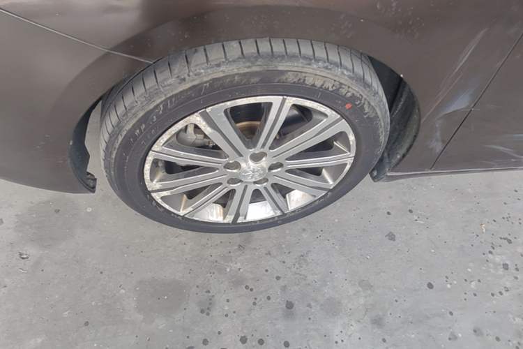 Used Peugeot 408 2014 1.6T Automatic Prestige Edition Left Front Wheel Hub